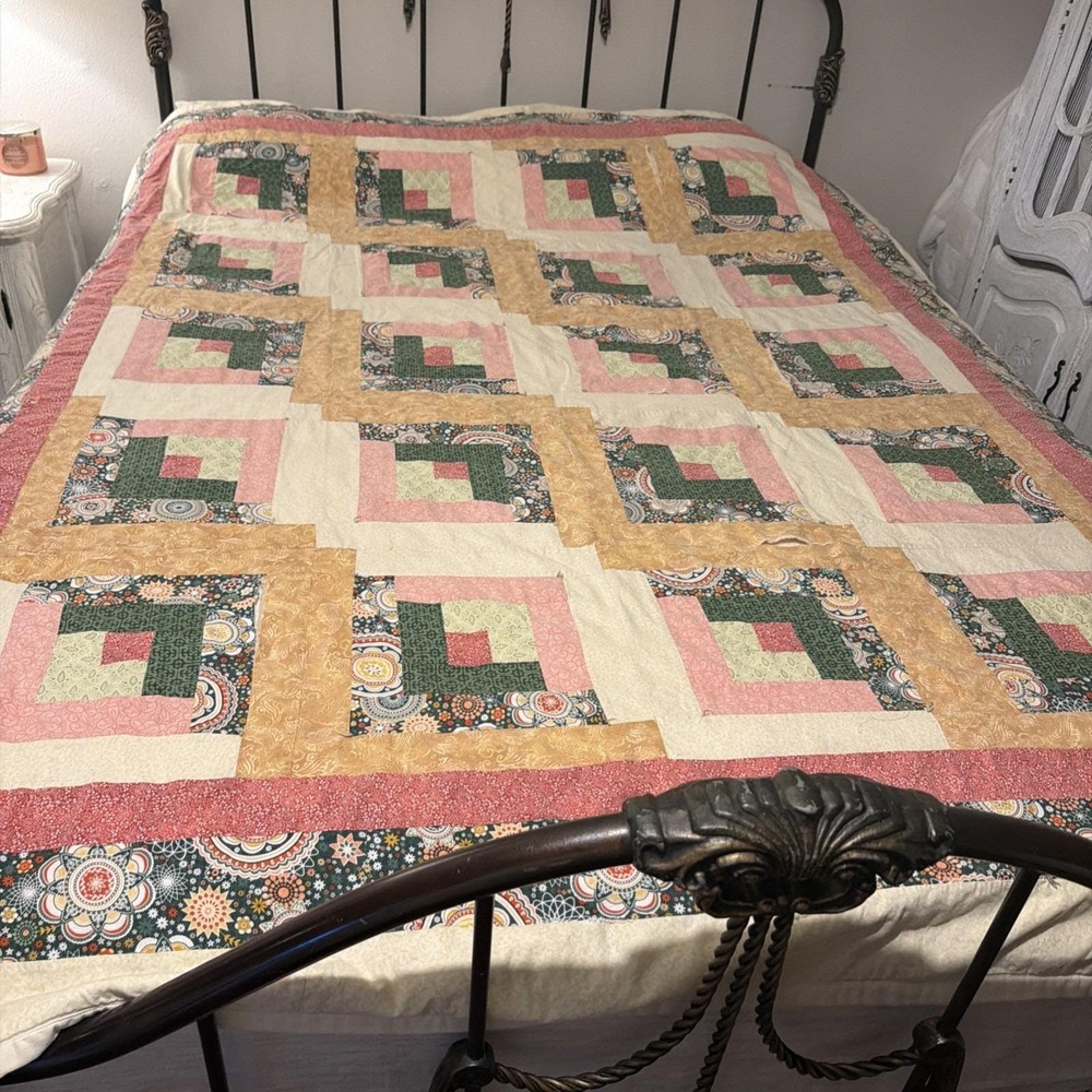 Vintage Handmade Log Cabin Patchwork Quilt Cottagecore Floral Shabby Chic 71x84